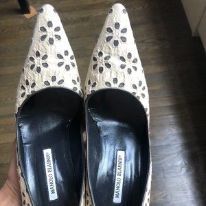 Manolo Blahnik fabric pumps, size 40, 3.5 inch heel.